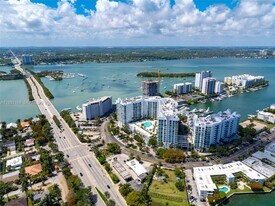 7918 Harbor Island Dr in North Bay Village, FL - Building Photo