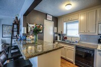 1421 Cortlandt St photo'