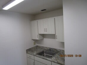 704 Northern Rd in South Daytona, FL - Foto de edificio - Building Photo