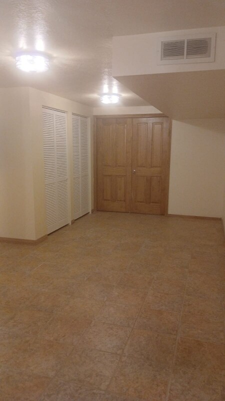9650 Buttonwood Dr in Sandy, UT - Building Photo - Building Photo