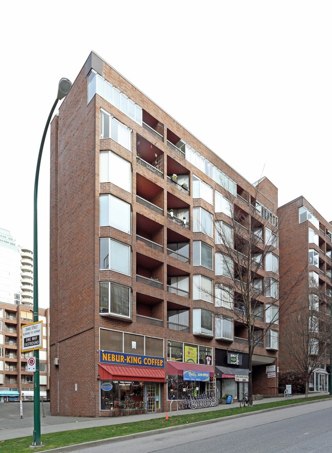 Anchor Point #3 in Vancouver, BC - Building Photo - Building Photo