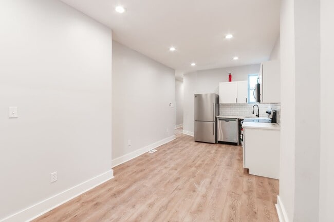 5111 Willows Ave in Philadelphia, PA - Building Photo - Building Photo
