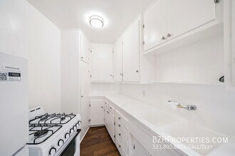8058 Hemet Pl in Los Angeles, CA - Building Photo - Building Photo