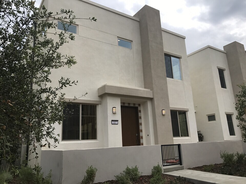 117 Terrapin in Irvine, CA - Building Photo