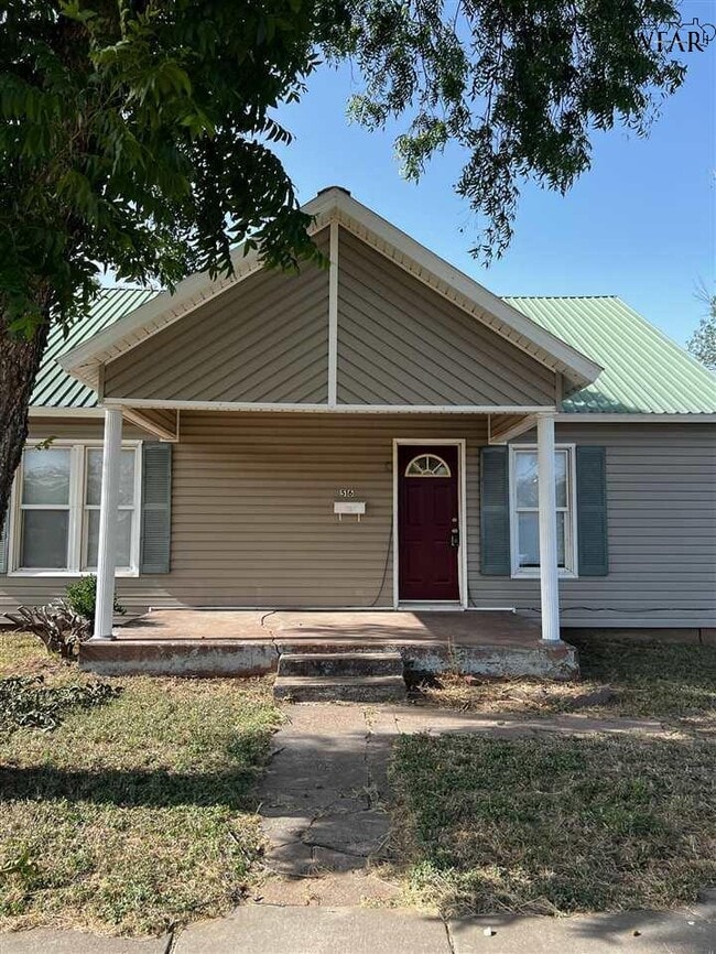 property at 516 W Bois D Arc St