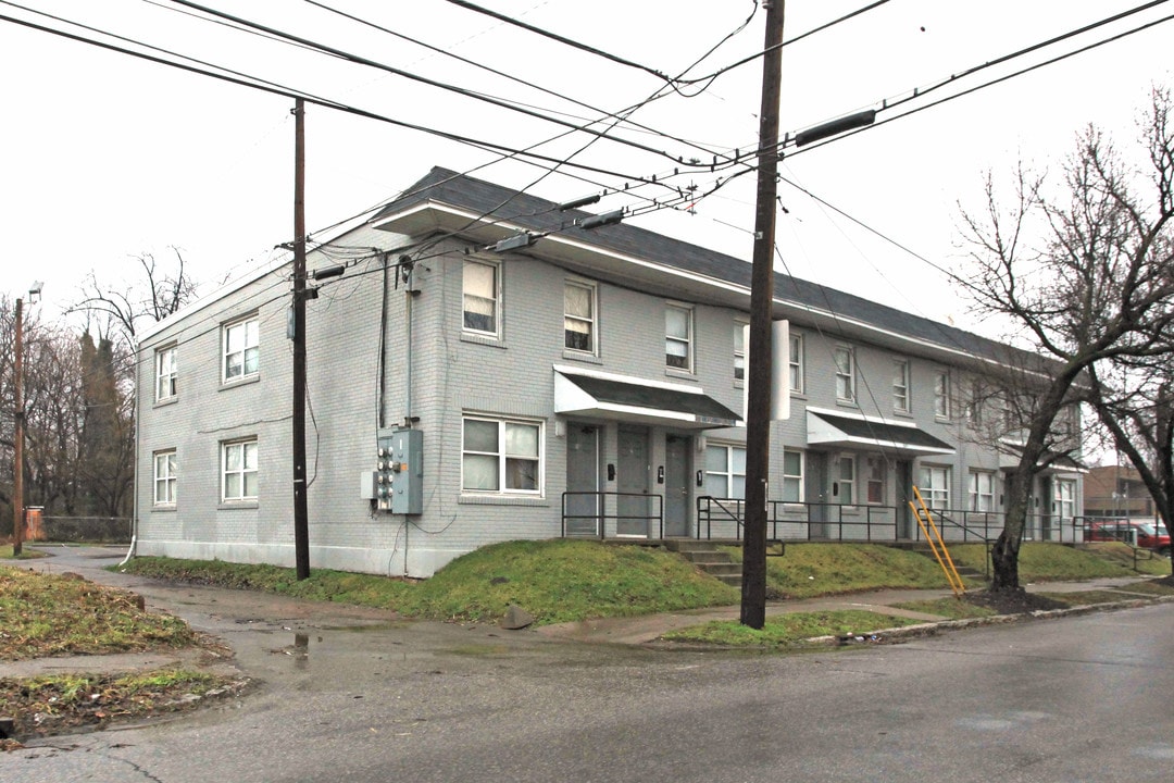 539 Louis Coleman Jr Dr Ave in Louisville, KY - Foto de edificio