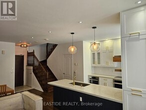 17 Barberry Pl in Toronto, ON - Building Photo - Building Photo