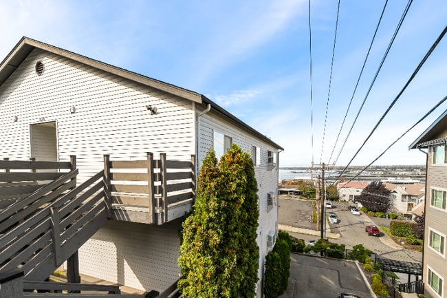 628 N State St in Bellingham, WA - Foto de edificio - Building Photo