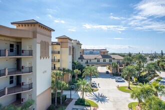 THE MERIDIAN, A CONDOMINIUM PH I in Cocoa Beach, FL - Foto de edificio - Building Photo