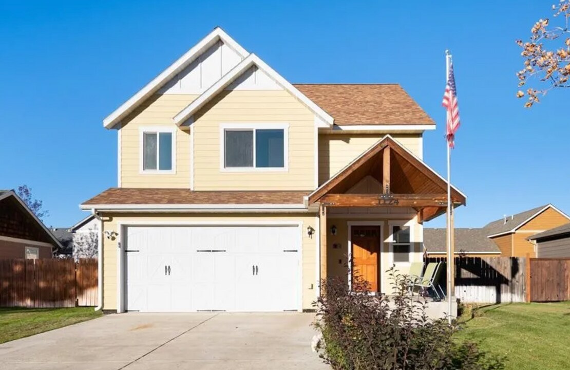 1124 Idaho St in Belgrade, MT - Building Photo