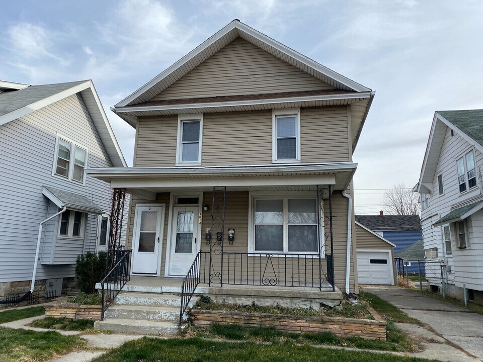 1814 St Joseph Blvd in Fort Wayne, IN - Building Photo