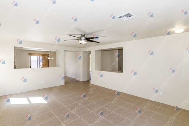645 W Kingman Loop in Casa Grande, AZ - Building Photo - Building Photo