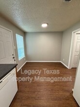 1607 Sun Valley Dr in Cleburne, TX - Building Photo - Building Photo