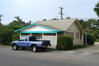 1560 N Coast Highway 101 in Encinitas, CA - Building Photo - Building Photo