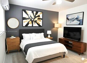 1832 Rodman St in Hollywood, FL - Building Photo