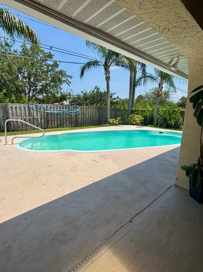 3013 SE Wake Rd in Port St. Lucie, FL - Building Photo - Building Photo