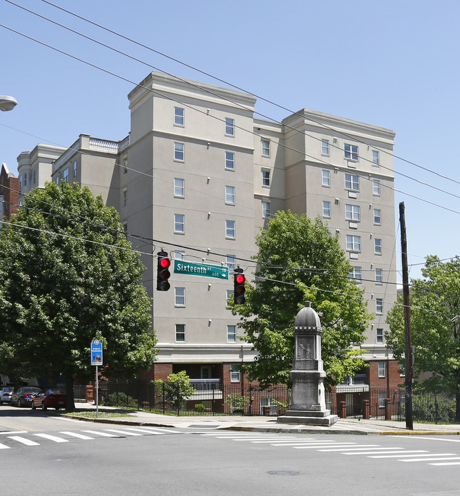 Volunteer Residence Hall in Knoxville, TN - Building Photo