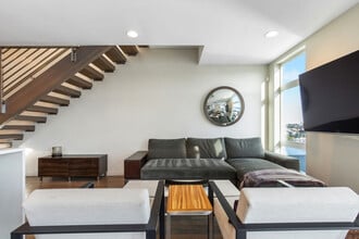 611 Wheeler St in Seattle, WA - Foto de edificio - Building Photo