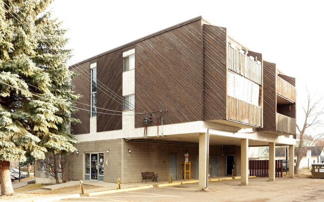 8703 91st St NW in Edmonton, AB - Building Photo - Primary Photo