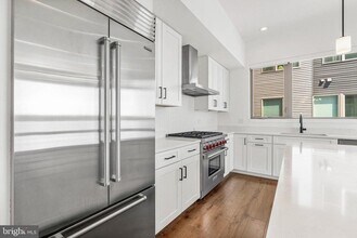3213 Birchview Walk in Philadelphia, PA - Building Photo - Building Photo