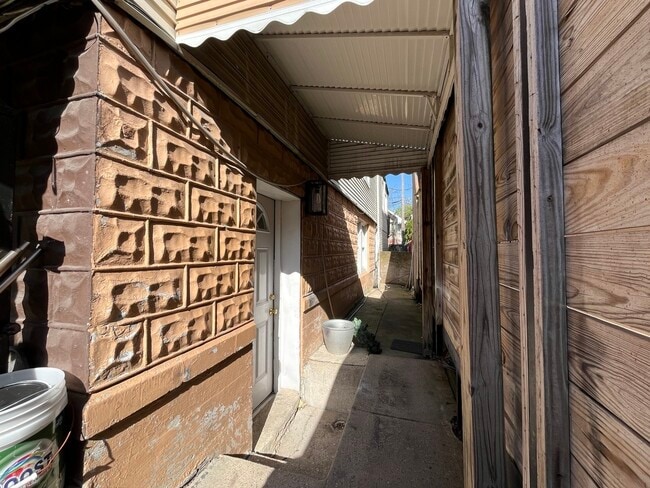 2163 N Talman Ave in Chicago, IL - Building Photo - Building Photo