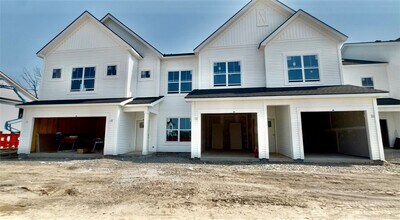 10 Erie Ridge Drive in Henrietta, NY - Foto de edificio - Building Photo