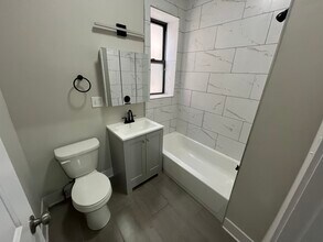 2348 W Wilson Ave in Chicago, IL - Building Photo - Building Photo