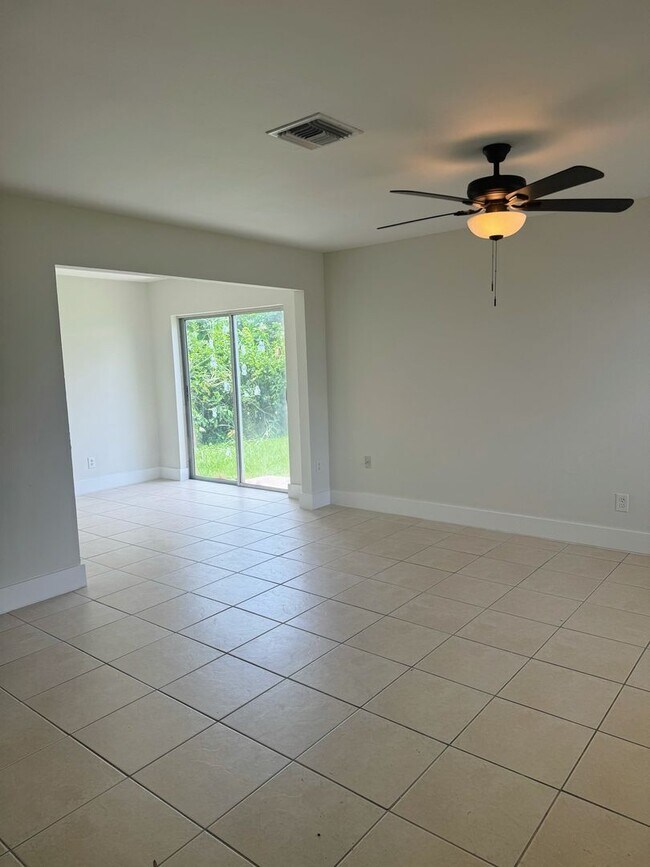 4265 Desoto Ave-Unit -Unit-C in Ft. Myers, FL - Building Photo - Building Photo