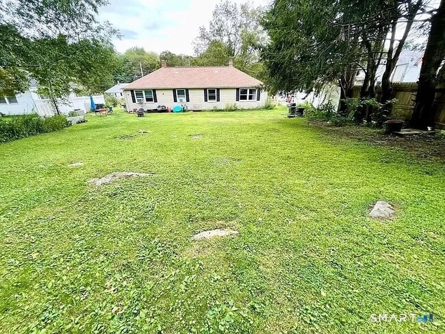 180 Circle Dr in Litchfield, CT - Building Photo - Building Photo