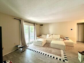 52 Silver Hill Ln in Natick, MA - Building Photo - Building Photo