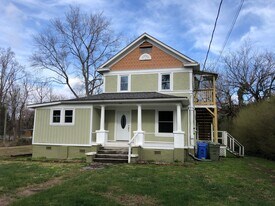 308 Rose St, Unit A in Hendersonville, NC - Building Photo