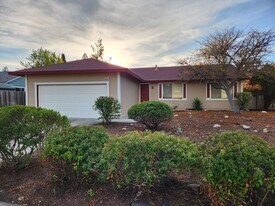 5345 Eagan Ct in Rohnert Park, CA - Building Photo