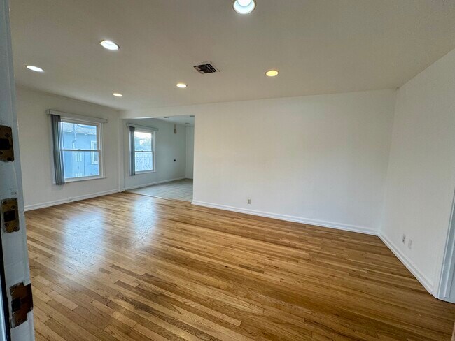 13331 S New Hampshire Ave in Gardena, CA - Foto de edificio - Building Photo