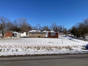 1934 S Wilson Rd in Radcliff, KY - Building Photo - Building Photo