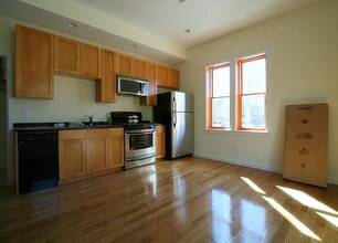 6 Beech St, Unit 304 in Cambridge, MA - Building Photo - Building Photo