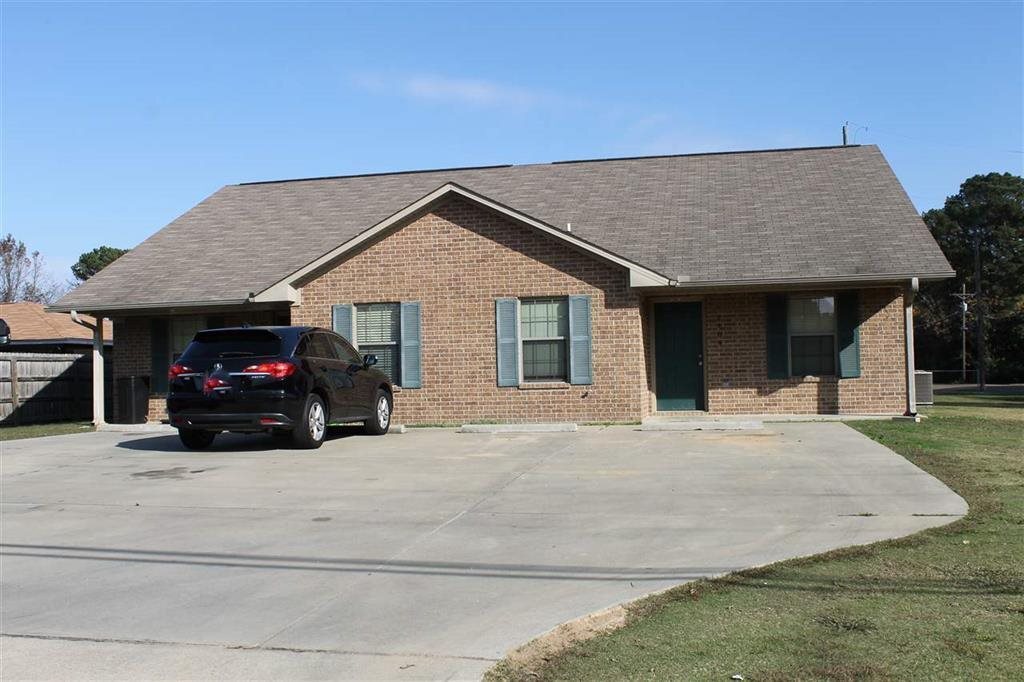 2404 Woodland Rd in Texarkana, AR - Building Photo