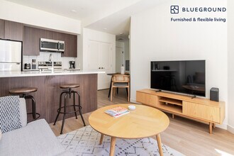 100 Callan Ave in San Leandro, CA - Foto de edificio - Building Photo