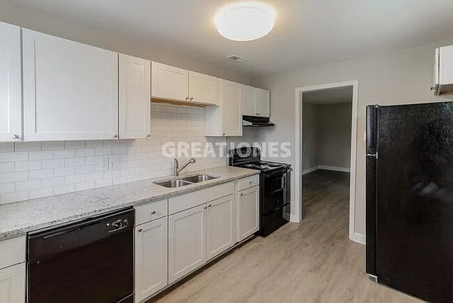 1324 Creel St in Birmingham, AL - Foto de edificio - Building Photo