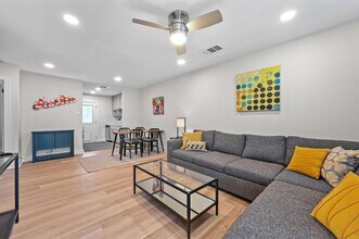 1307 Falcon Cove in Austin, TX - Building Photo - Building Photo