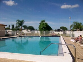 6611 Winfield Blvd in Margate, FL - Building Photo - Building Photo