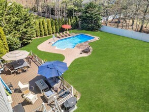 9 Deborah Dr in Westhampton Beach, NY - Building Photo - Building Photo