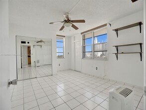 245 18th St, Unit 704 in Miami Beach, FL - Building Photo - Building Photo