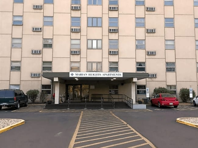 Marian Heights in Alton, IL - Foto de edificio - Building Photo