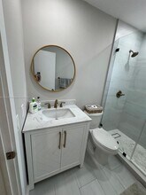 10101 W Okeechobee Rd-Unit -13202 in Hialeah, FL - Building Photo - Building Photo