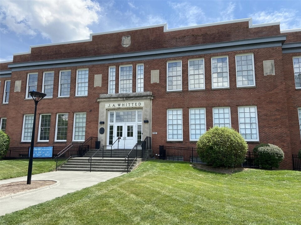 200 E Umstead St in Durham, NC - Building Photo