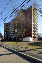 Swayer Towers in Quincy, MA - Building Photo - Building Photo