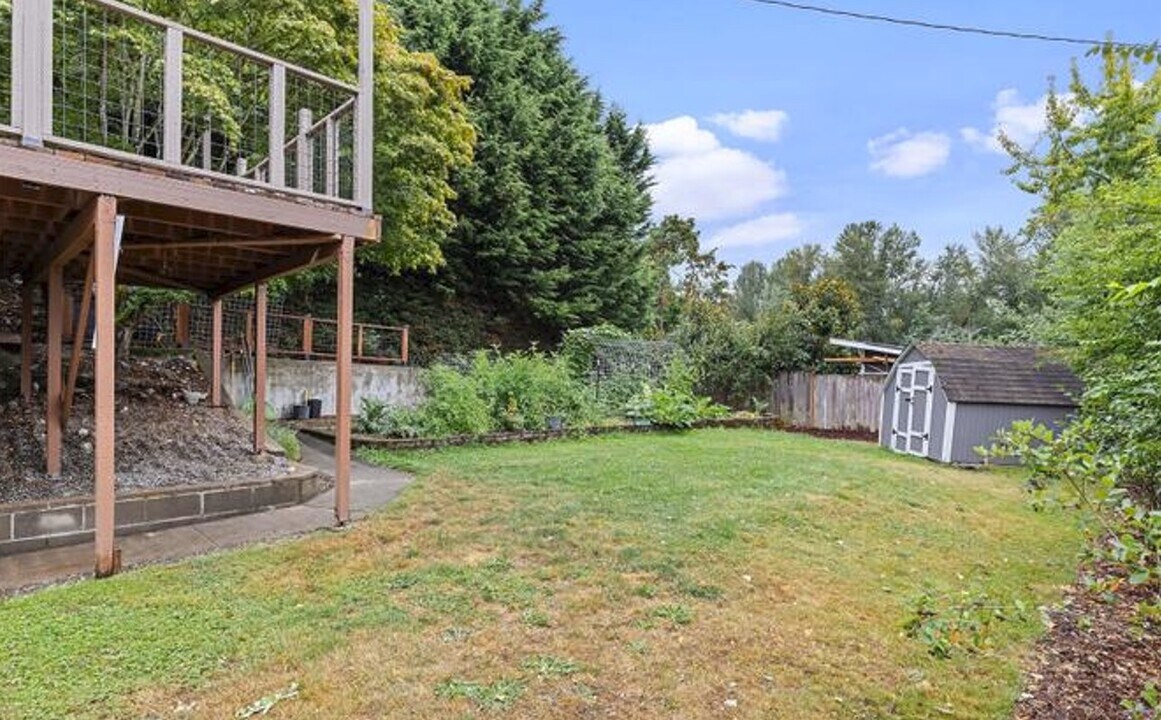 916 E Temperance St, Unit A in Kent, WA - Building Photo