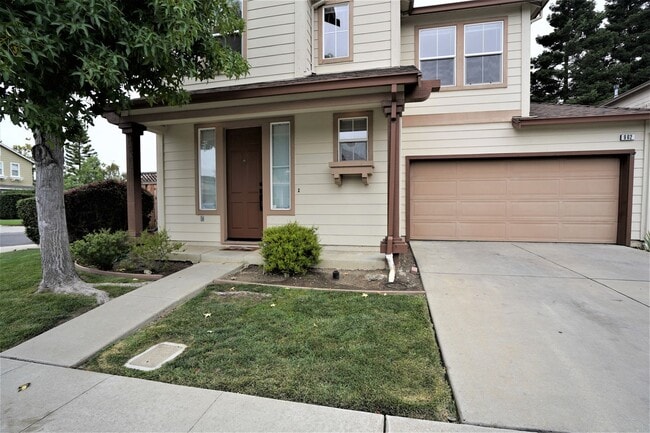 962 Baines St in East Palo Alto, CA - Building Photo - Building Photo