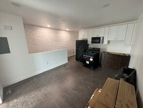 516 S 8th St, Unit 516B in Camden, NJ - Foto de edificio - Building Photo