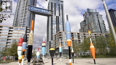 15 Iceboat Terr in Toronto, ON - Building Photo - Building Photo